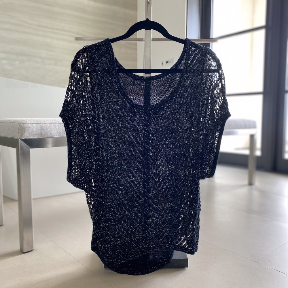 Guess: Knitted Black Top With Shiny Threading
